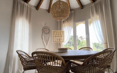  Fantástica villa con vistas panorámicas al mar.